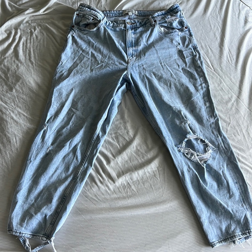 A&F the mom high rise curve love
